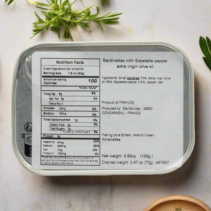Mouettes d'Arvor Small Sardines in Extra Virgin Olive Oil with Espelette Pepper 3.53oz / 100g